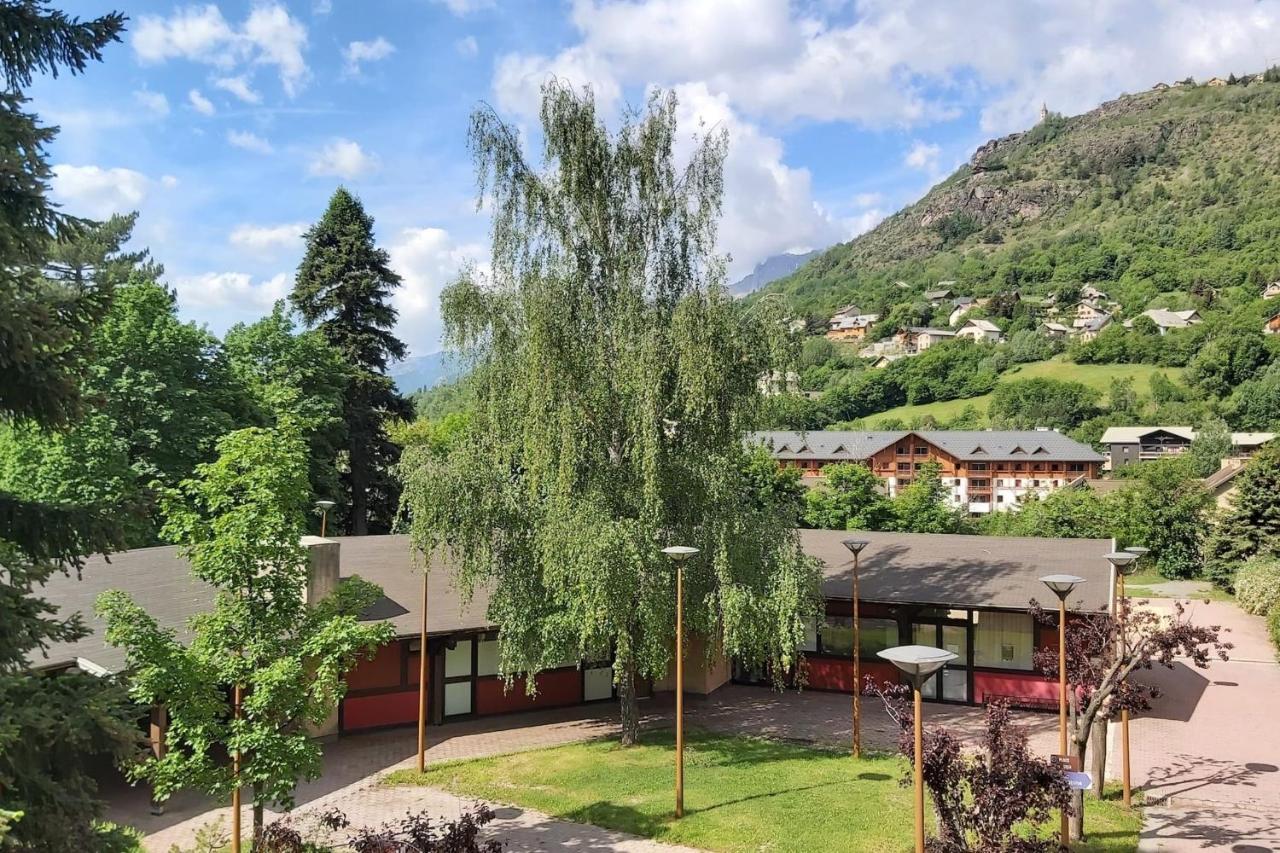 Beautiful Studio With Balcony In Briancon Exterior photo
